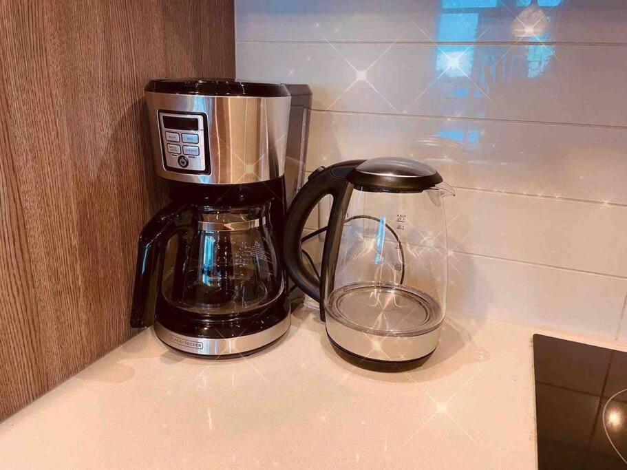 Modern 2 Bedroom Ocean Views Victoria Downtown Free Parking Exterior foto