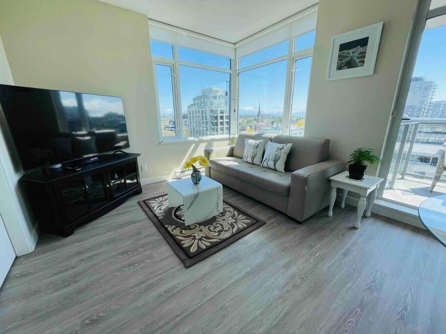 Modern 2 Bedroom Ocean Views Victoria Downtown Free Parking Exterior foto